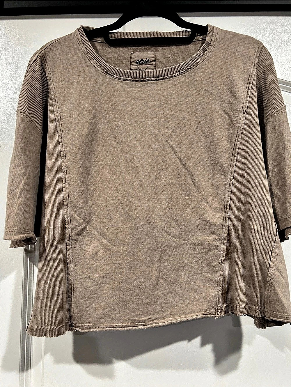 Aerie excellent used condition taupe/light brown short sleeve T shirt with ribbe